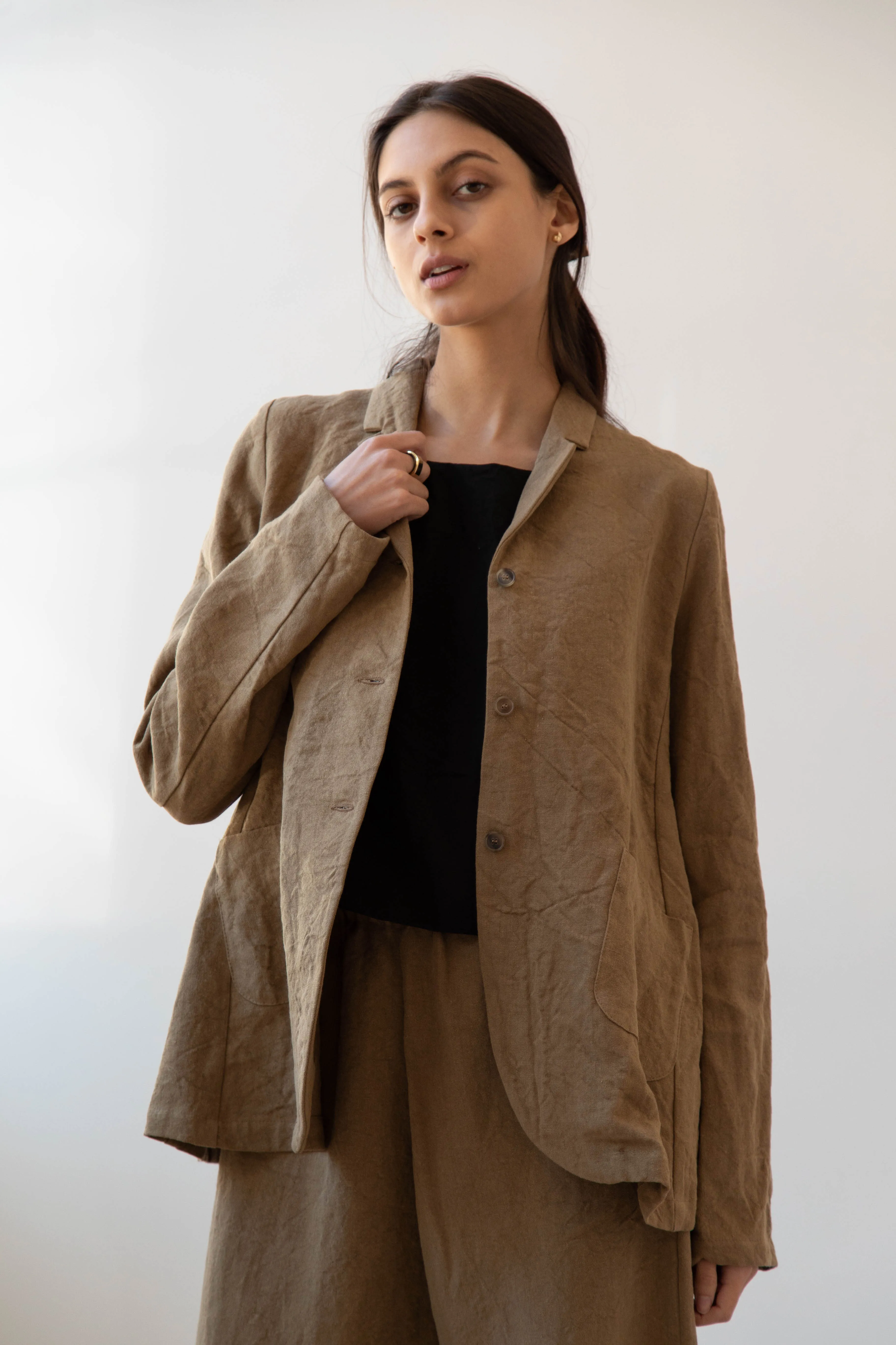 Apuntob | Long Line Blazer in Hazelnut Linen