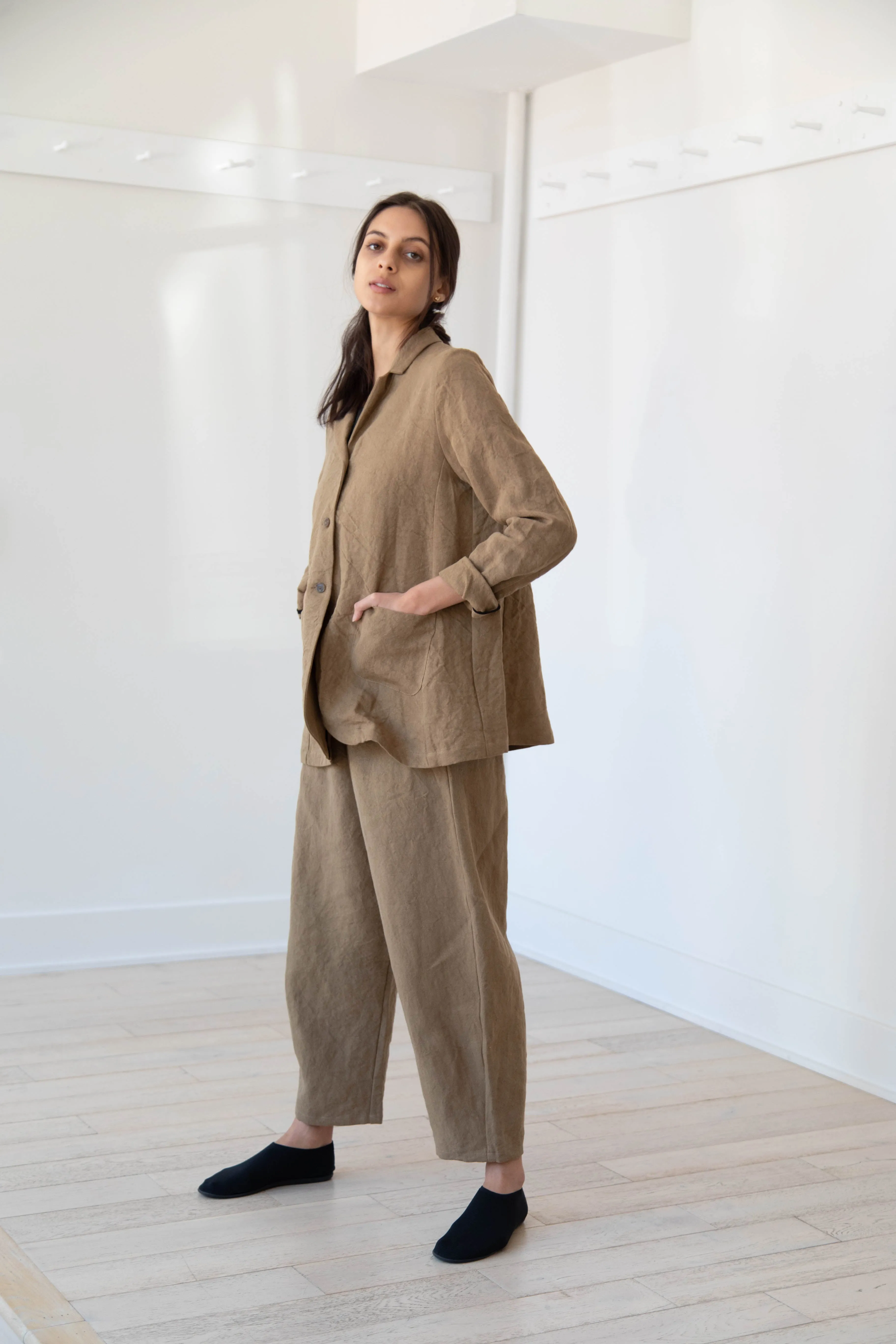 Apuntob | Long Line Blazer in Hazelnut Linen