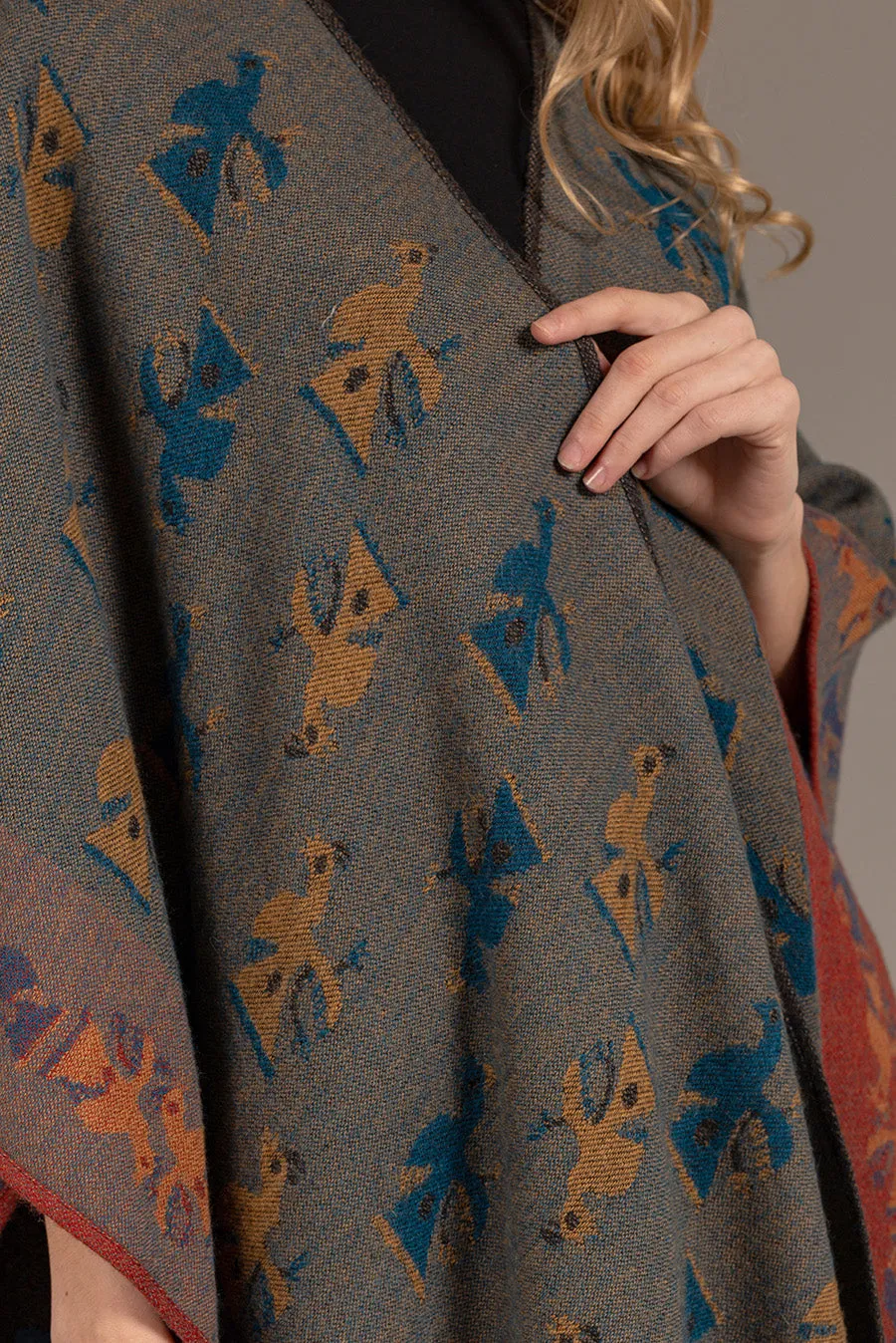 Nazca - 42 Cape Baby Alpaca Color Black