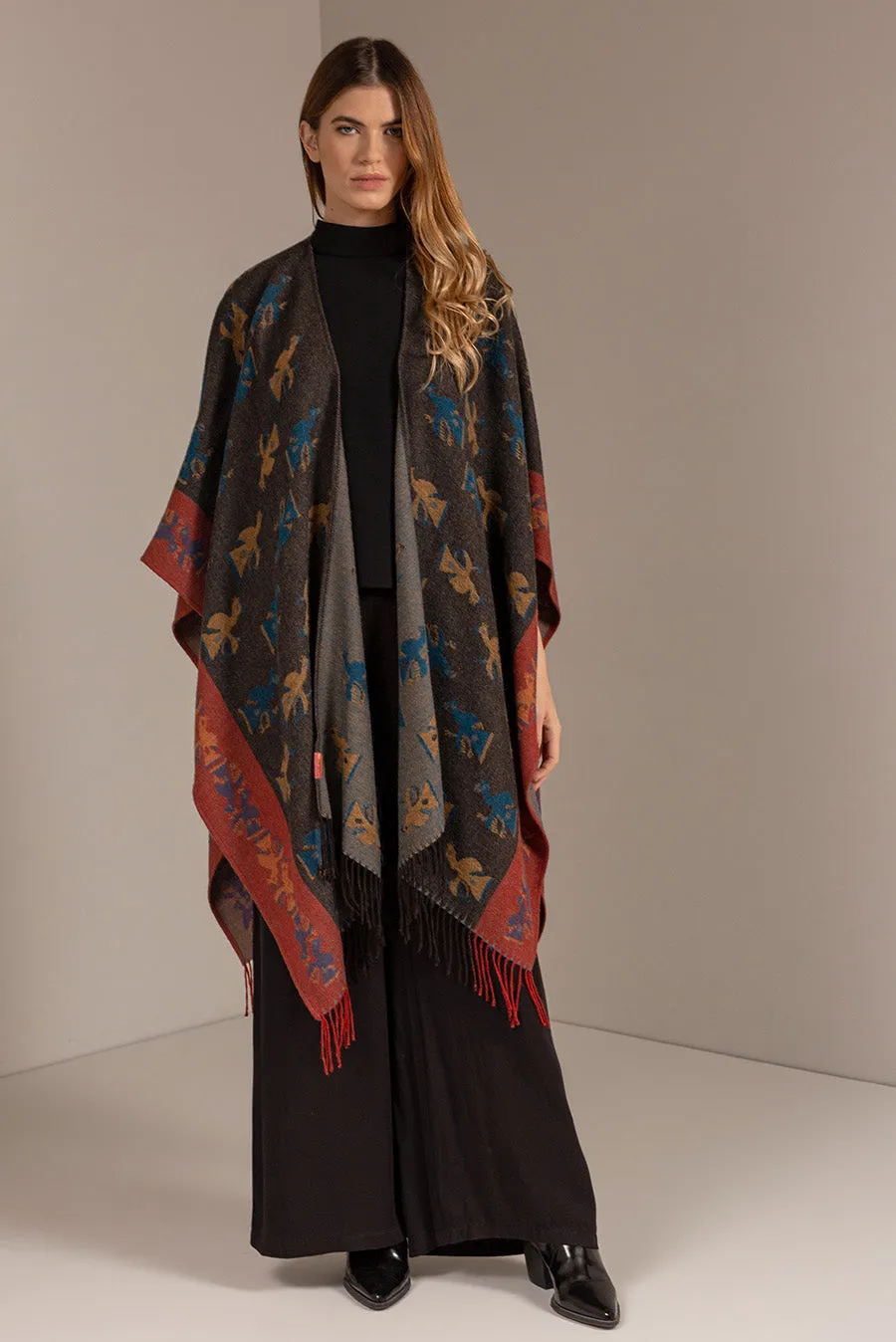 Nazca - 42 Cape Baby Alpaca Color Black